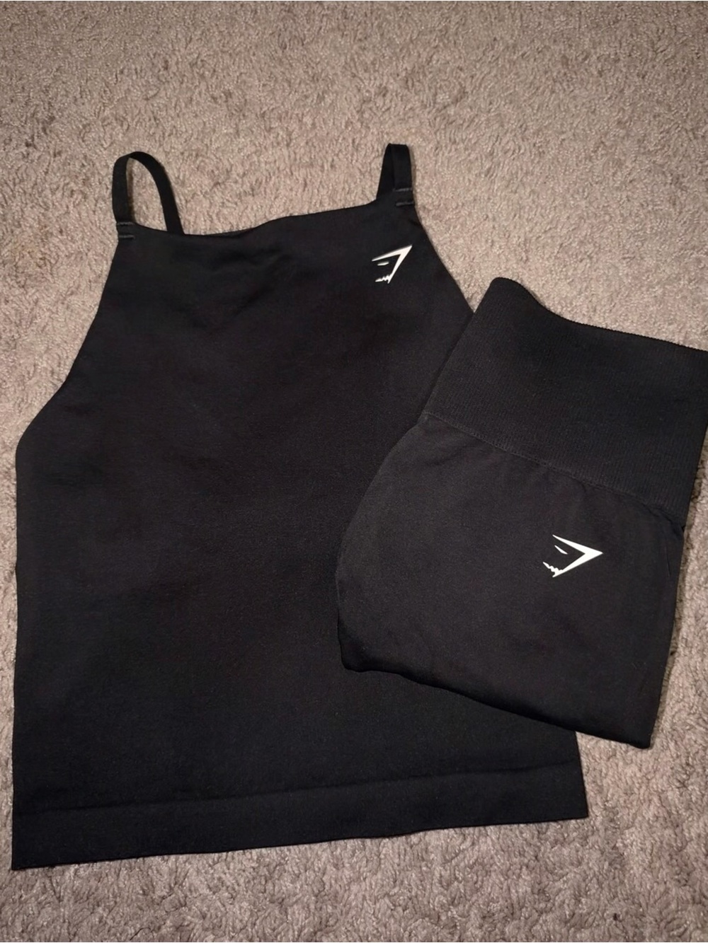 Gymshark Black Seamless Crop Tank with Logo
